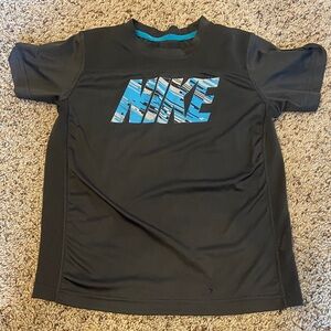 Boys Nike Shirt Size 7